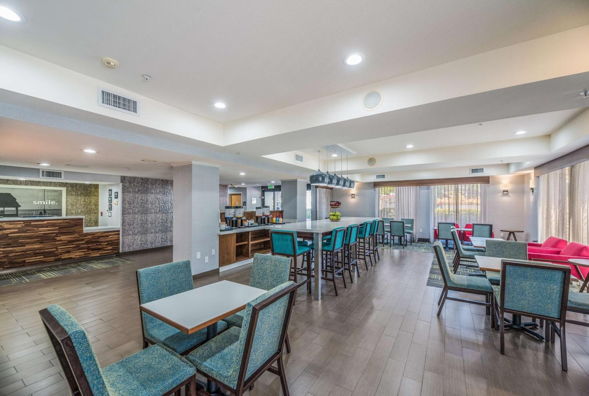 Hampton Inn Oakland-Hayward Eksteriør billede