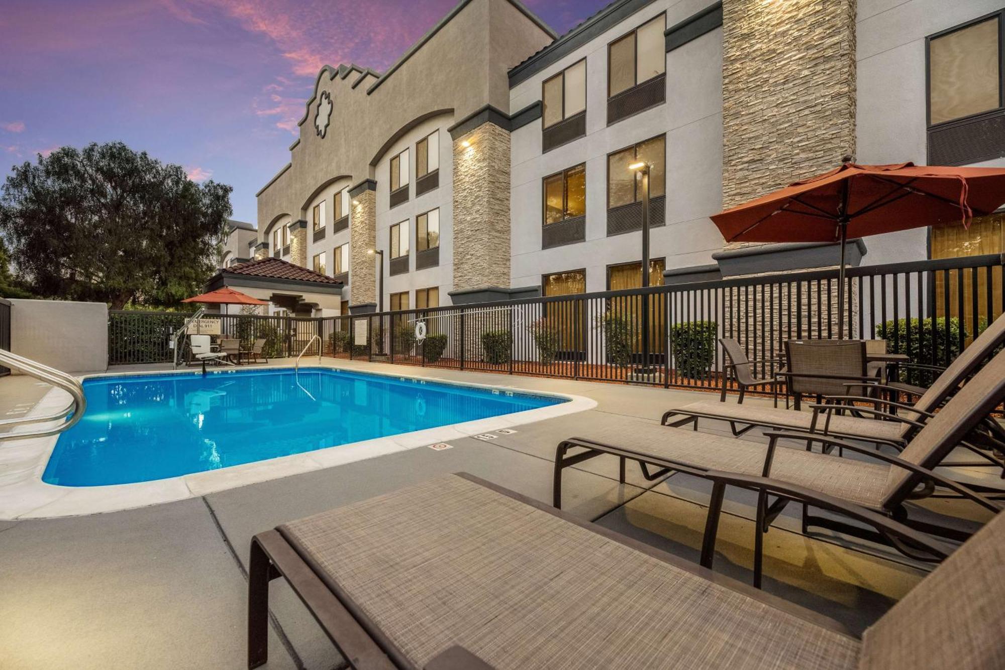 Hampton Inn Oakland-Hayward Eksteriør billede