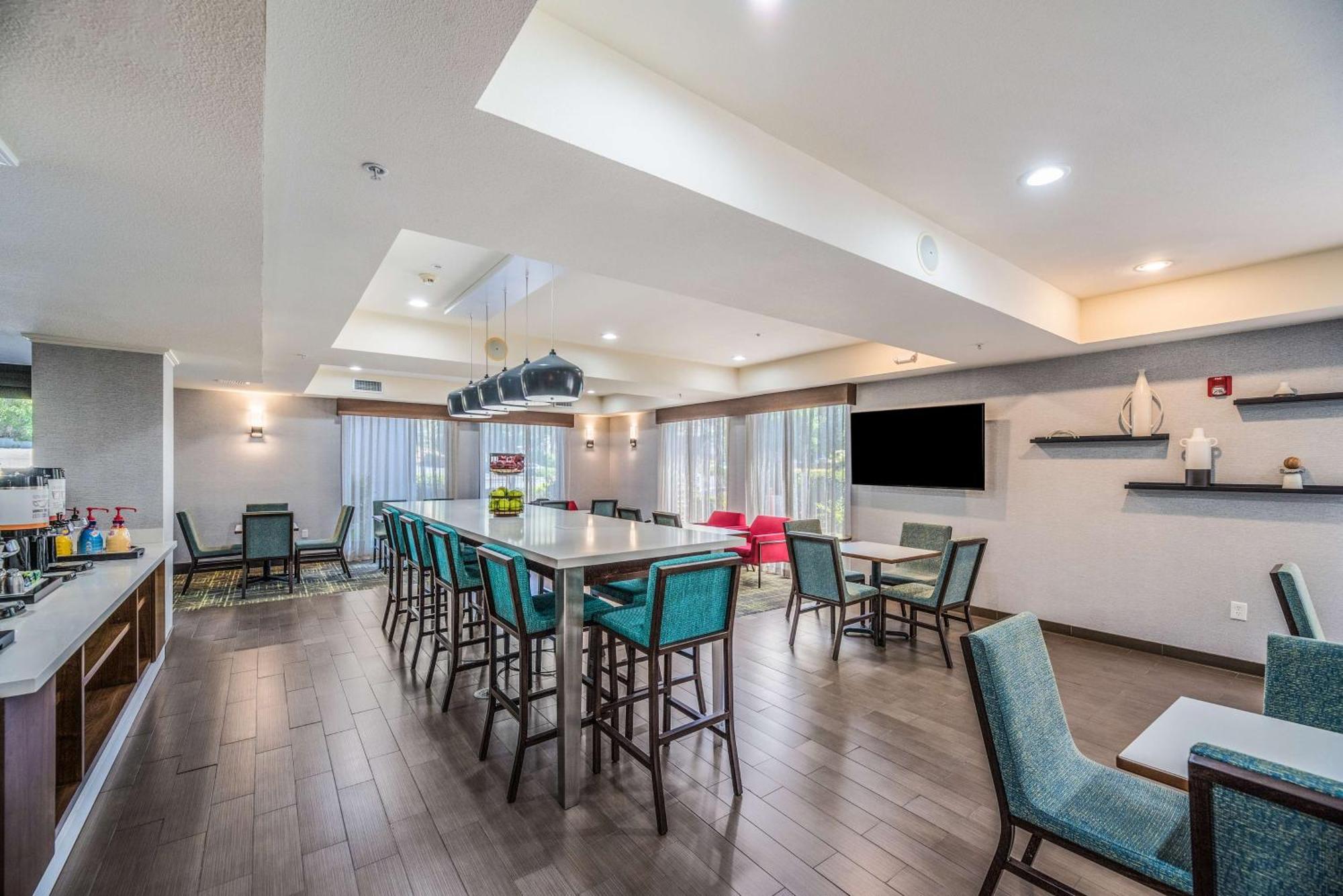 Hampton Inn Oakland-Hayward Eksteriør billede